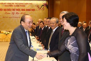 Thủ tướng gặp mặt, chúc Tết các đại biểu trí thức,nhà khoa học