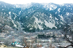 Ngôi làng cổ tích giữa vùng chiến sự