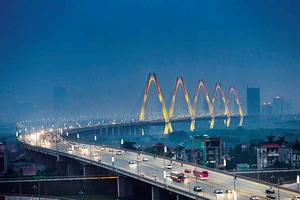 Những cây cầu soi dòng lịch sử