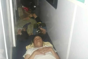 Ai kiểm tra việc nhồi nhét khách trên tàu hỏa?