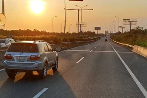 Tổng công ty cao tốc lạm quyền của Chính phủ