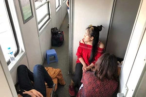 Rùng mình với chuyến tàu đầu năm mới