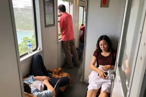 ‘Khách đi tàu chỉ nằm hành lang vào buổi tối’