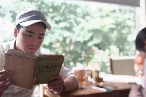 Thạc sĩ hiến giác mạc khi đơn còn ở bưu điện