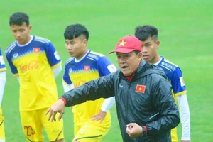 Vất vả tìm thầy cho U-22 Việt Nam