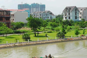 Lợi ích của nhà giáp sông