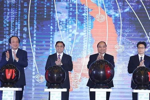 Hết thời ký ‘tươi’, chuyển sang ký điện tử