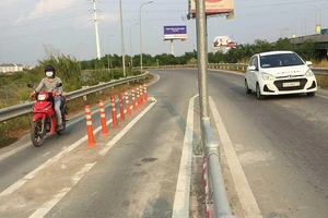 Sẽ tháo dỡ hàng cọc tiêu trên cao tốc gây tai nạn