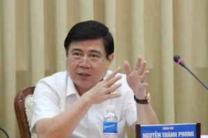 Xử ‘xây lụi’ ở Bình Chánh, duyệt ranh ở Thủ Thiêm