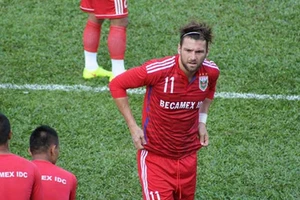 Quấy rối tình dục, cựu tiền đạo Bình Dương ra tòa