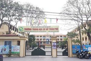 Công an điều tra thầy giáo bị tố sàm sỡ 7 nam sinh