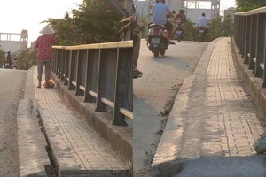 Lề cầu đã được sửa chữa