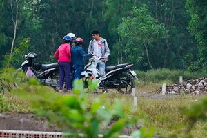 Đua nhau băm nát đất nông nghiệp ở Bình Chánh