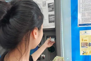 Dùng thẻ khám bệnh có lợi hơn thanh toán tiền mặt? 