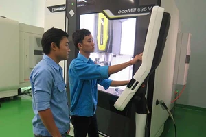 Rớt lớp 10 công lập, còn cửa lên CĐ-ĐH