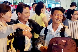 Hai chữ quê hương cứ thổn thức trong lồng ngực!