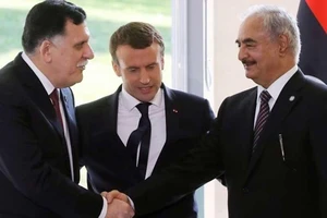 Pháp mắc kẹt giữa tướng Haftar và Tripoli