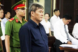 Dùng 23 giấy đỏ đất Bình Chánh để lừa ngàn tỉ