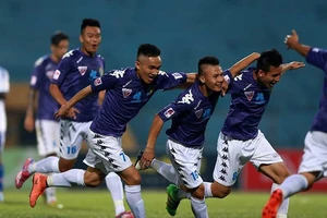 Hà Nội và Bình Dương mỗi người mỗi cảnh ở AFC Cup