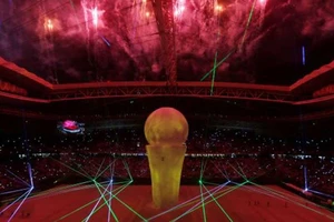 Chủ nhà World Cup 2022 trình làng sân bóng xa xỉ