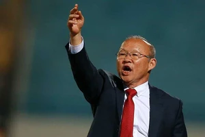 Khi thầy Park phải dùng ‘cây nhà lá vườn’…