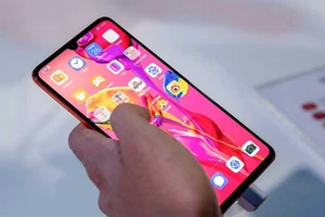 Bị Google, Intel quay lưng, Huawei có con bài gì?