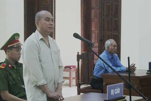 Bị cáo tố bị tra tấn, ép nhận tội giết mẹ