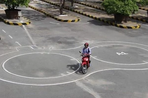 Bộ Giao thông yêu cầu dẹp nạn 'bao đỗ' khi thi bằng lái ô tô