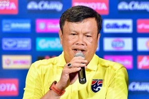 HLV Sirisak: 'Tôi muốn giải mã đội tuyển Việt Nam'