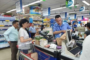 Dân ủng hộ nói không với túi nylon dùng một lần