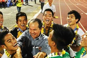 Bầu Đức lo đội tuyển, HA Gia Lai luẩn quẩn