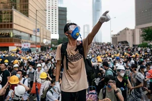 Phong trào chống dự luật dẫn độ Hong Kong ngày càng gay cấn