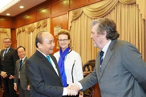 Gỡ điểm nghẽn giao thông cho ĐBSCL và TP.HCM