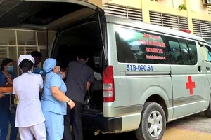 Bệnh viện thả nổi giá xe cứu thương