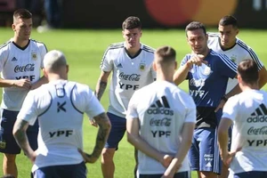 Argentina rối như canh hẹ