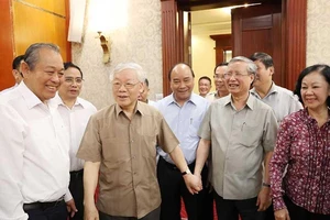 Tổng bí thư, Chủ tịch nước chủ trì họp Bộ Chính trị