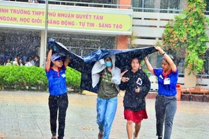 Tiếp sức mùa thi ‘thất nghiệp’