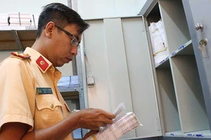 Hơn 31.700 bằng lái ‘ngủ quên’ ở Phòng CSGT TP.HCM