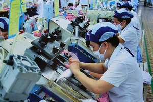 Cần đánh giá toàn diện đề xuất tăng giờ làm thêm