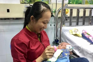 Thử thách mổ tim cho bé gái 1,6 kg