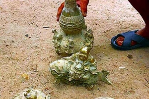 Nếu đào được cổ vật có giá trị thì hành xử sao?