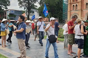 Khách bỏ trốn, công ty du lịch lo phá sản