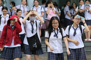 Chấm thi môn tự luận: Ít bài điểm cao