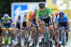 Phát hiện chất nổ nghi là khủng bố giải Tour de France