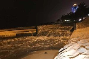 Đà Nẵng trả lời việc nước thải ra biển, quy hoạch treo