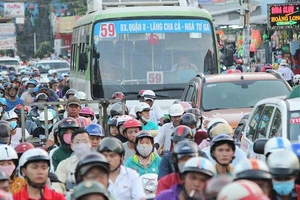 Chín doanh nghiệp vận tải xe buýt lại kêu cứu