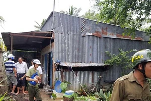 Đoàn cưỡng chế bị tưới xăng, châm lửa đốt