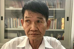 Xin lỗi người chết, không xin lỗi người còn sống