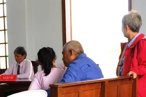 Người cha ngoại đòi quyền nuôi con