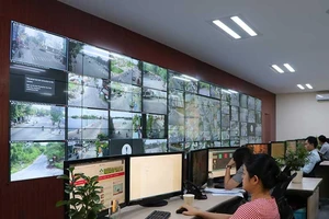 Huế trị nạn xả rác bằng camera phạt nguội